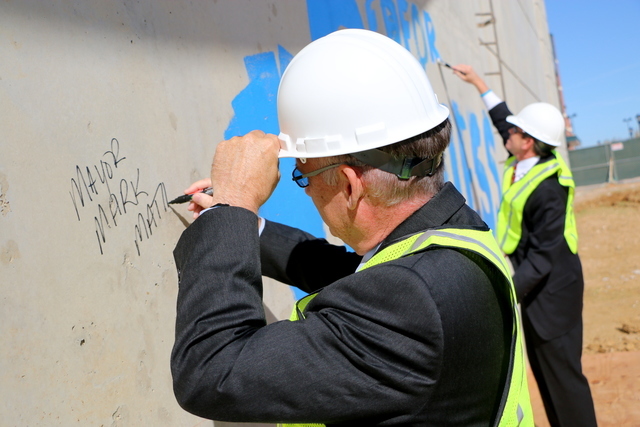 Mid Cities Leaders Paint First Blue Strokes On Belk Store At